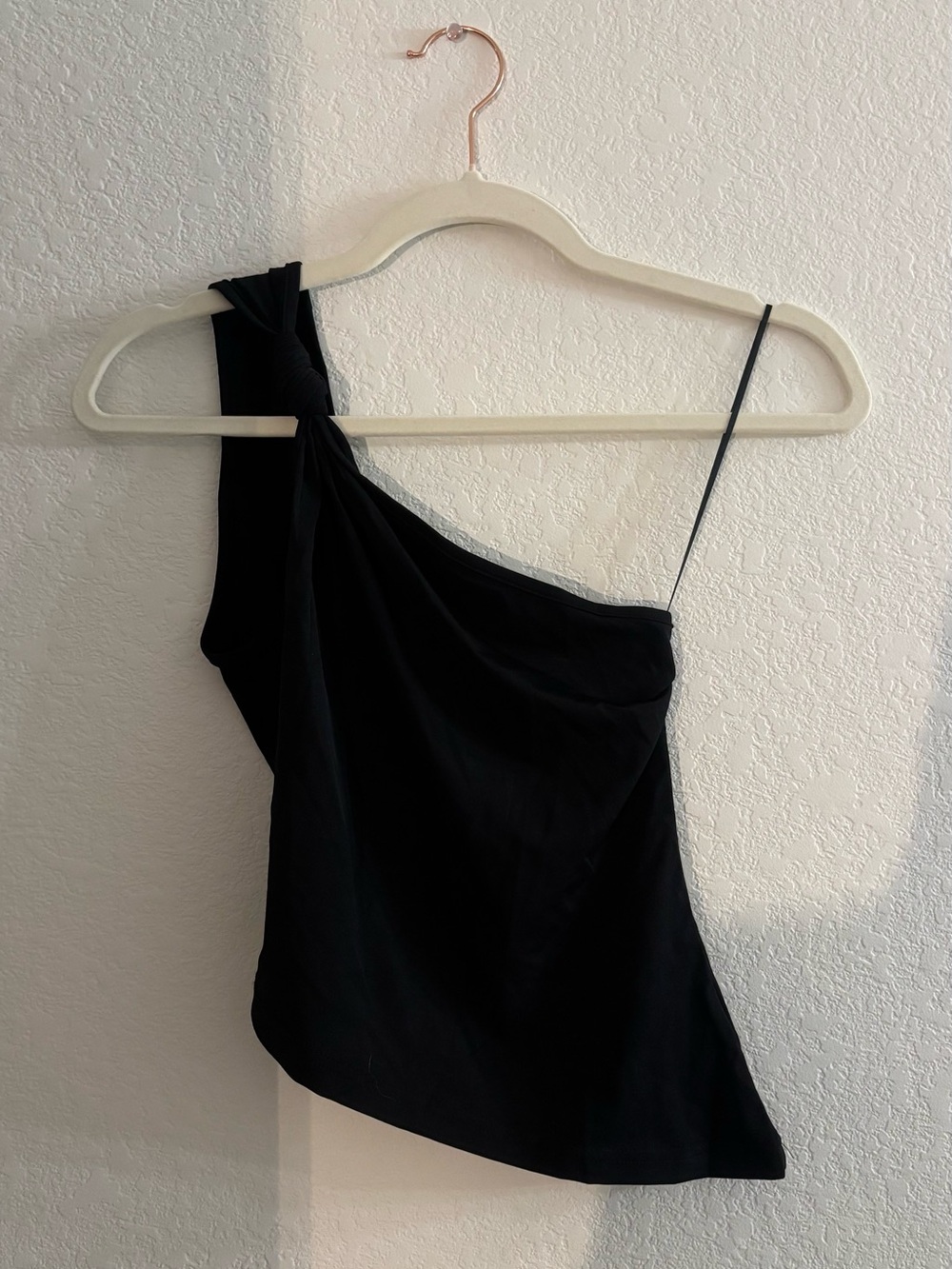 NWT Edikted Knotted One Shoulder Asymmetric Top - Picture 4 of 7